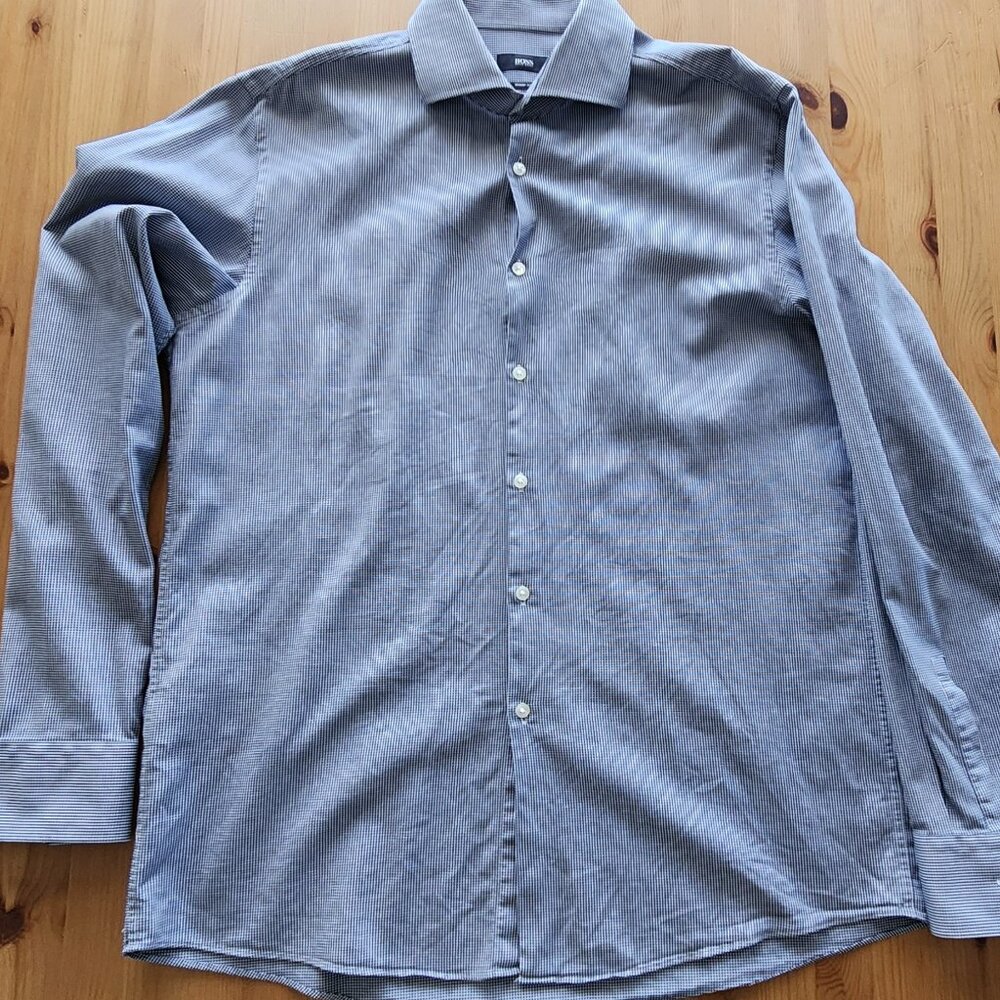 BOSS 17 36/37 like new button shirt sharp fit